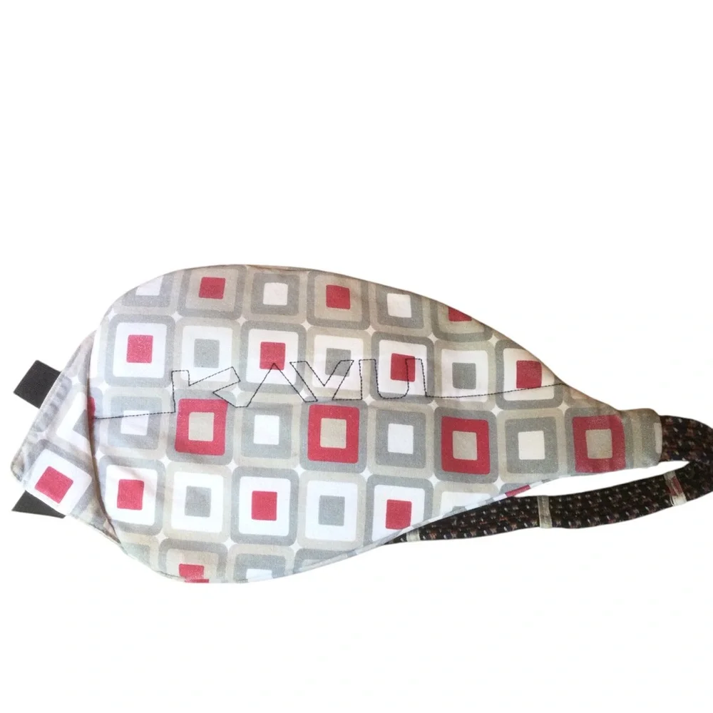 KAVU Crossbody Sling Bag - Multicolor Geometric Design - Picture 5 of 10